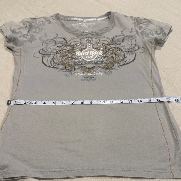 Hard Rock Cafe Graphic Gray Women's Tee - Picture 5 of 7